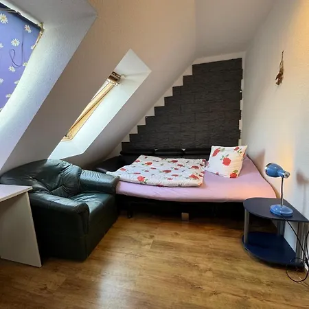 Apartment Schönes Haus Mit 3 Zimmern Küche Bad&wohnzimmer 2 Parkplätze *