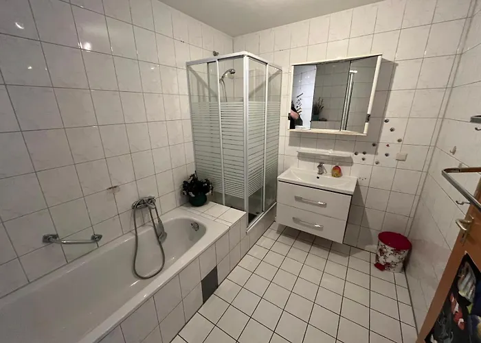 Lejlighed Schoenes Haus Mit 4 Schlafzimmer Kueche Bad Wc & Wohnzimmer 2 Parkplaetze Hannover