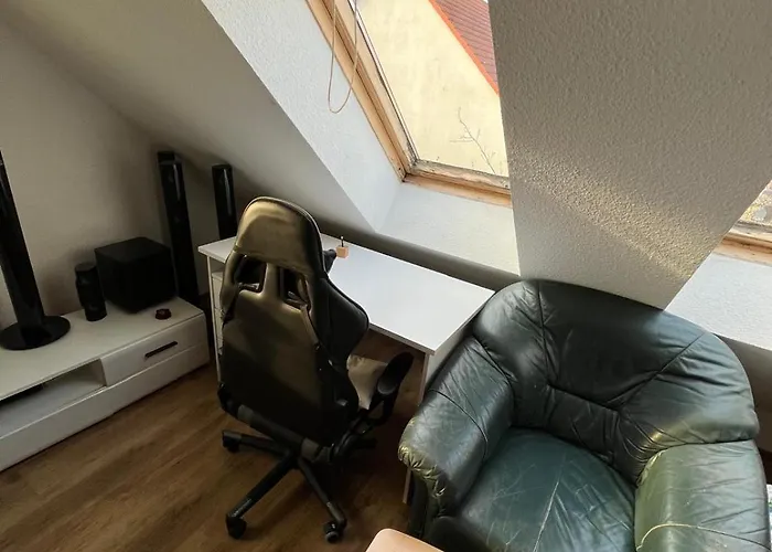 Schoenes Haus Mit 4 Schlafzimmer Kueche Bad Wc & Wohnzimmer 2 Parkplaetze *