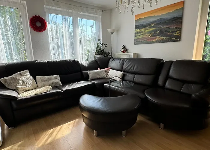 Schoenes Haus Mit 4 Schlafzimmer Kueche Bad Wc & Wohnzimmer 2 Parkplaetze *